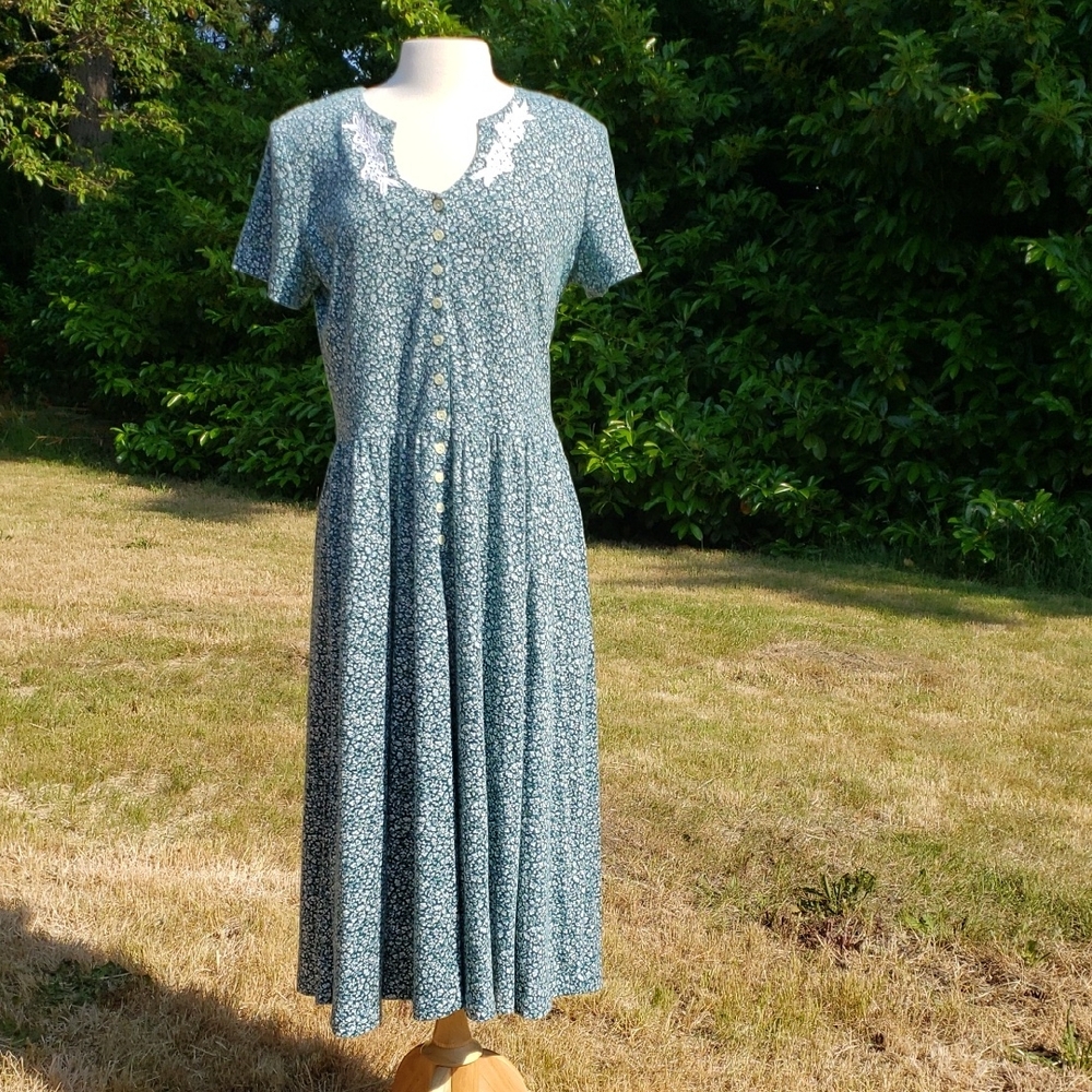 Vintage 70's Leaf Print Green White Maxi Dress with Lace Detail USA size 14